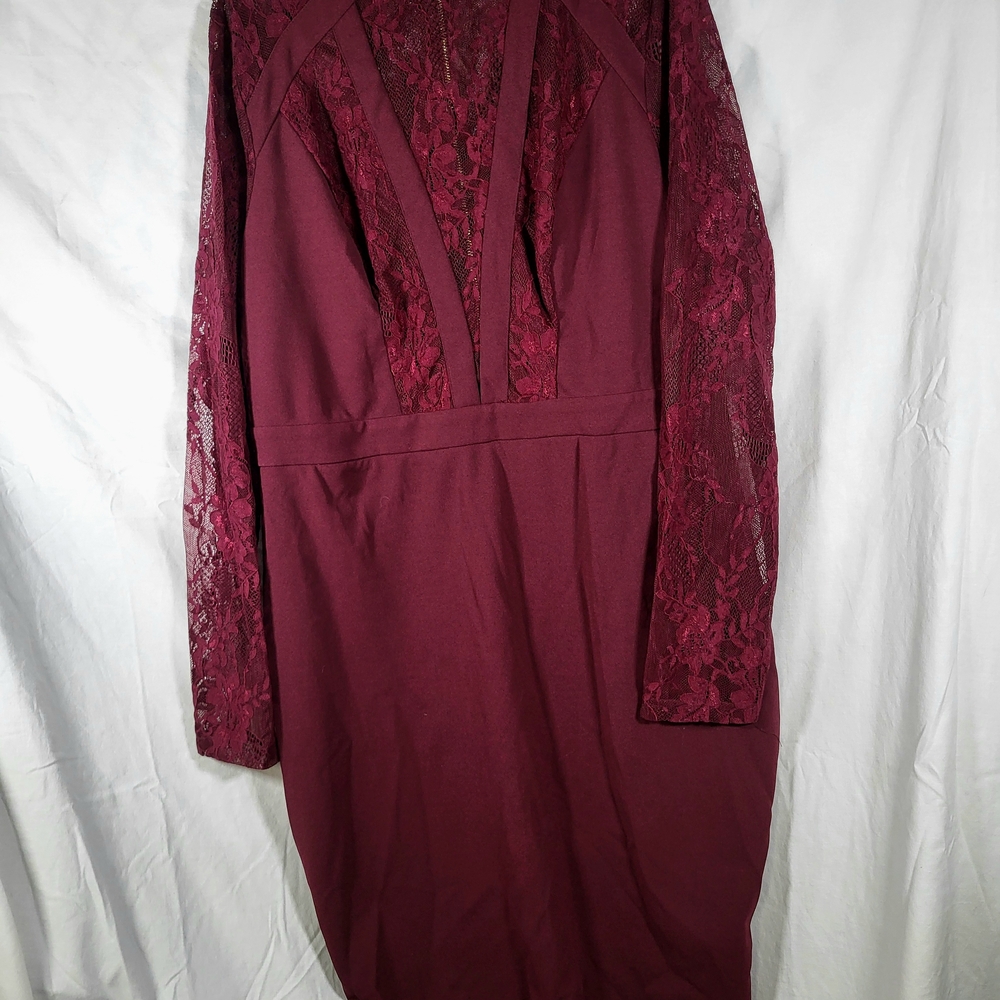 New With Tags Womens Plus Size 1 (1x) Fashion to Figure Burgundy Lace Dress